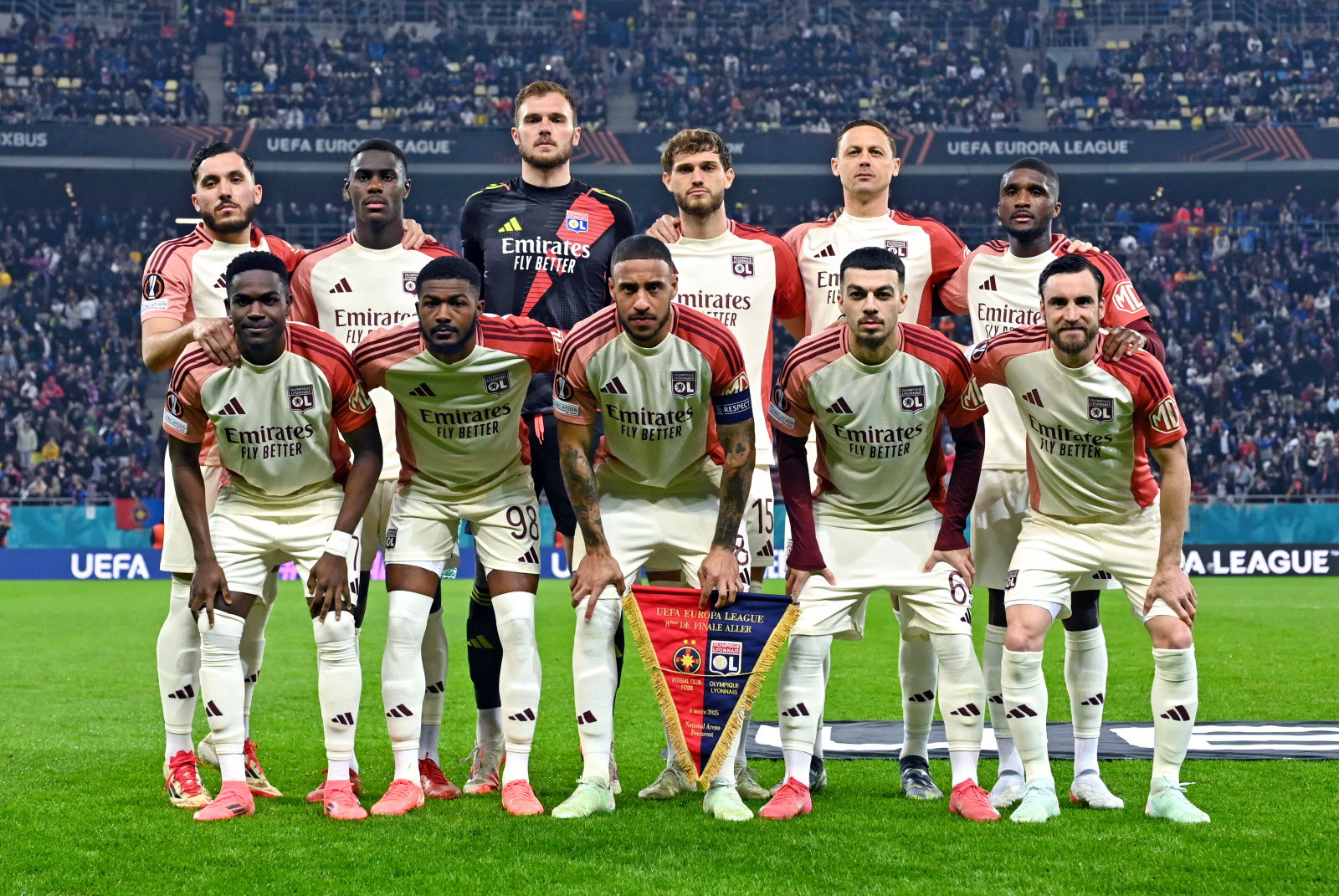 le-onze-de-l-ol-pret-pour-se-qualifier-en-quart-de-finale-de-l-europa-league-photo-stephane-guiochon-1741327028.jpg
